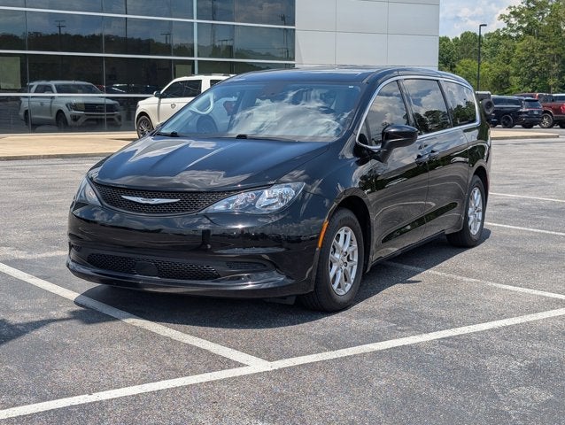 2024 Chrysler Voyager LX