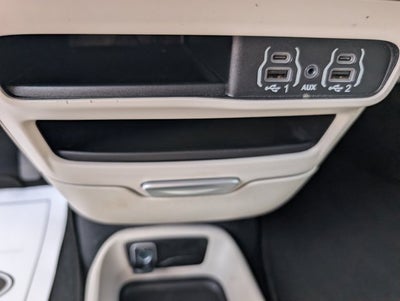 2024 Chrysler Voyager LX
