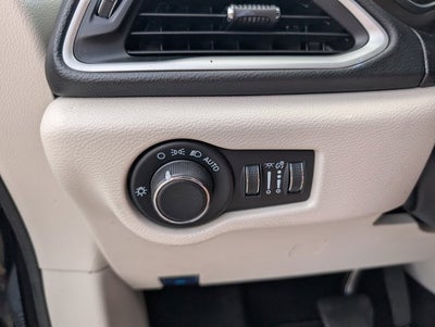 2024 Chrysler Voyager LX