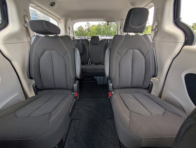 2024 Chrysler Voyager LX
