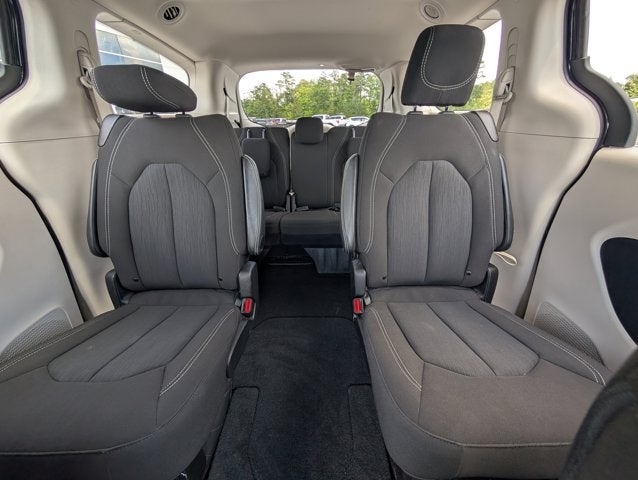 2024 Chrysler Voyager LX