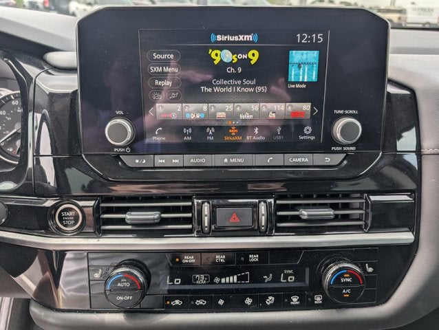 2024 Nissan Pathfinder SV