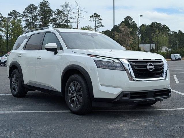 2024 Nissan Pathfinder SV