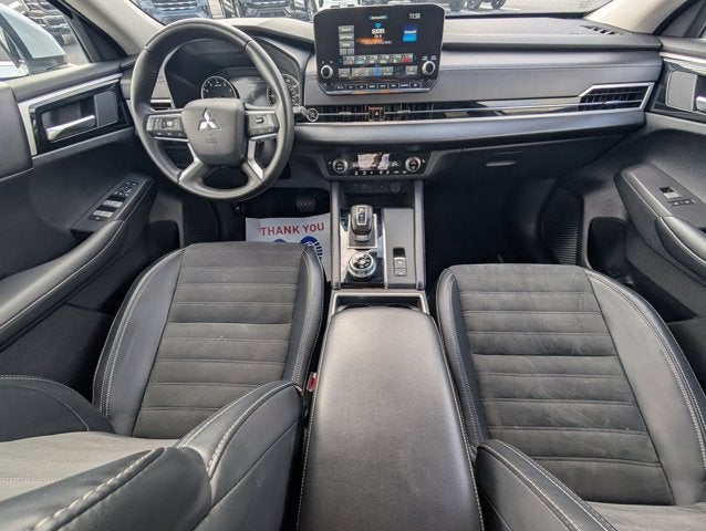 2024 Mitsubishi Outlander SE